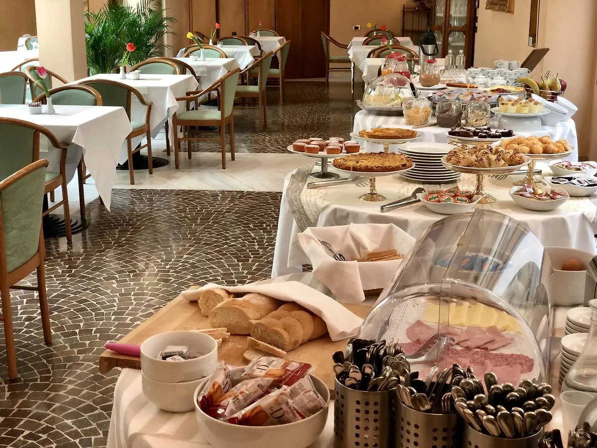 Phi Hotel Dei Medaglioni Correggio