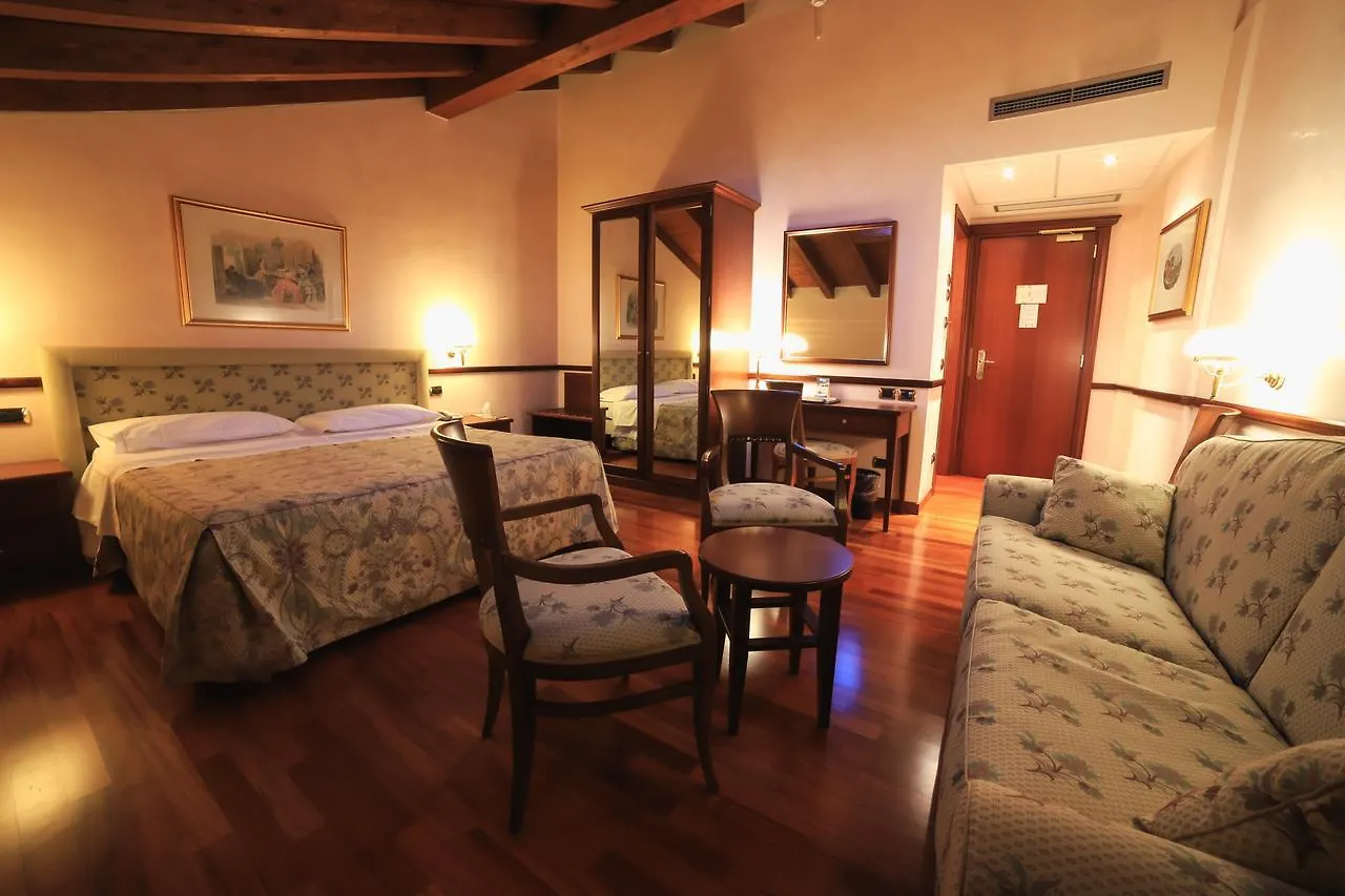 ****  Phi Hotel Dei Medaglioni Correggio Italy