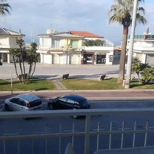 Monolocale Lungomare Appartamento Viareggio