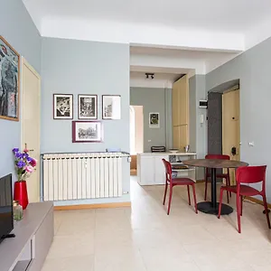 Your Nest In - Via Cantoni Appartamento Milano