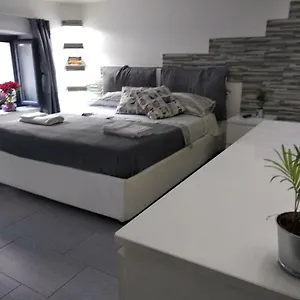 Casa Di Carlo E Vale Appartamento Aeroporto di Catania Fontana Rossa