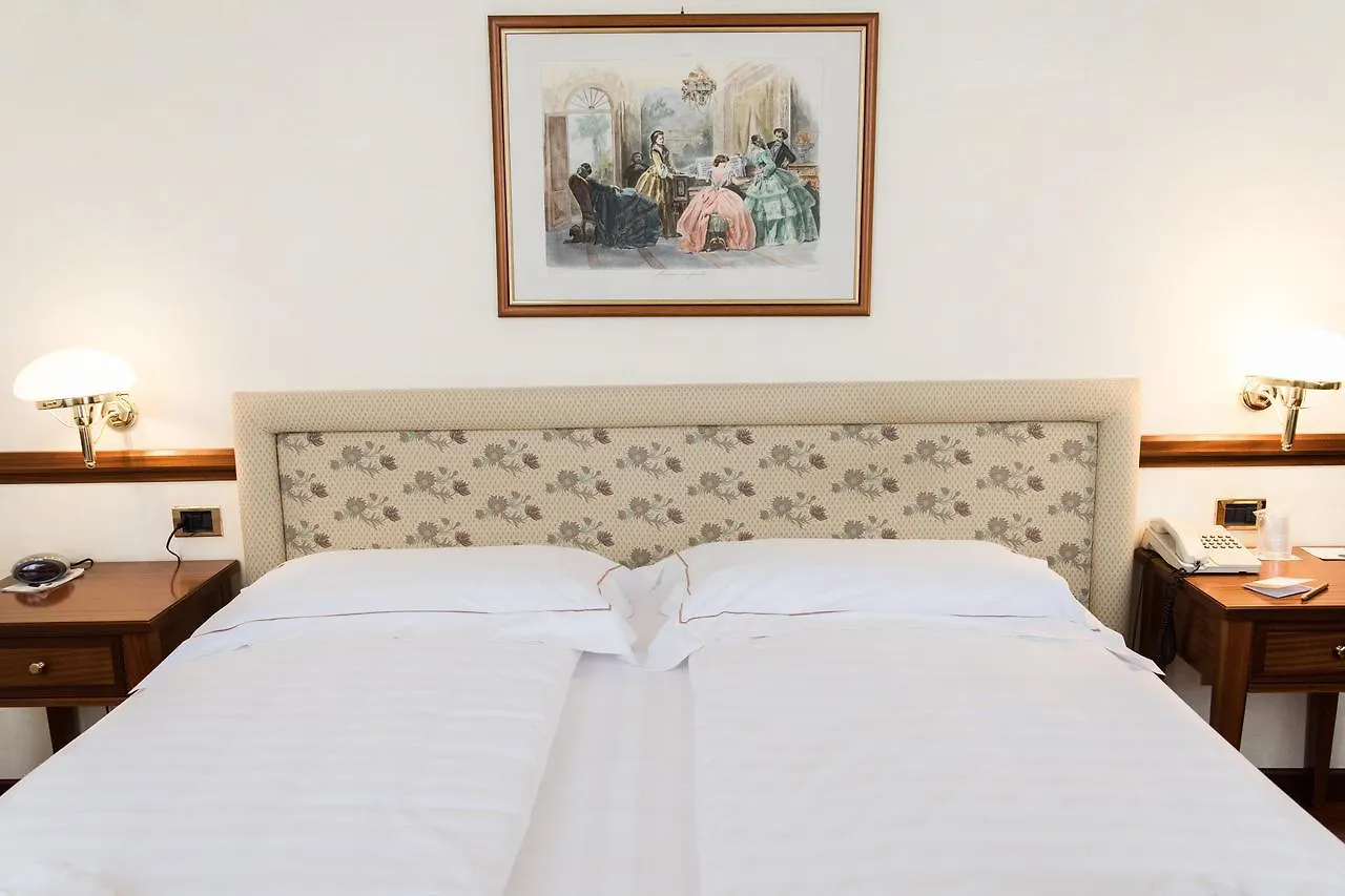 Phi Hotel Dei Medaglioni Correggio 4*,  Włochy